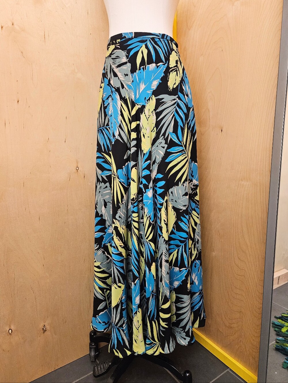 Y2K Dana Buchman Teal / Green Tropical Silk Maxi Skirt